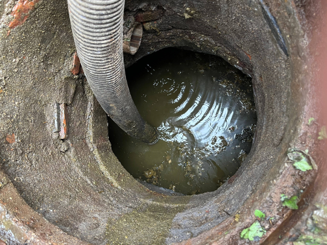 郊区化粪池清理的周期与注意事项